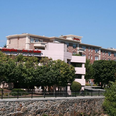 Hampton Inn & Suites Stamford Exterior foto