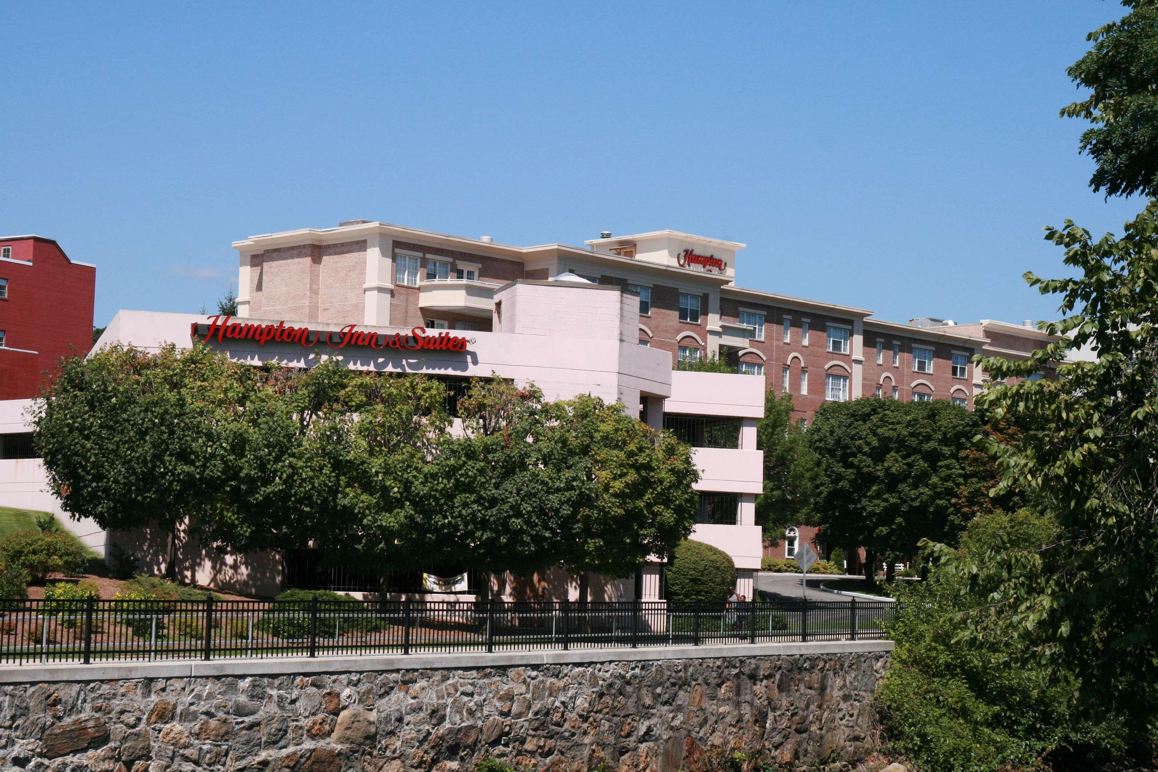 Hampton Inn & Suites Stamford Exterior foto